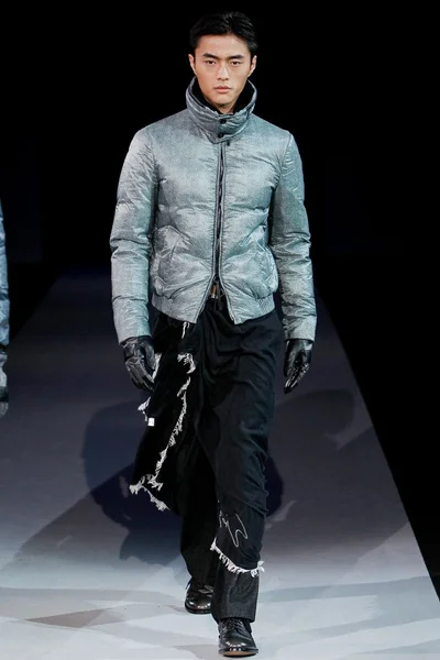 Look 32